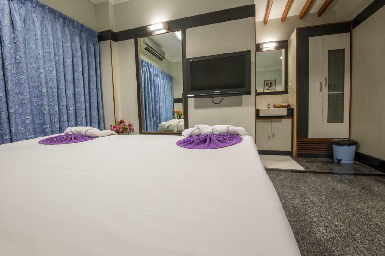 Hotel Aryaas Palayankottai Bagian luar foto