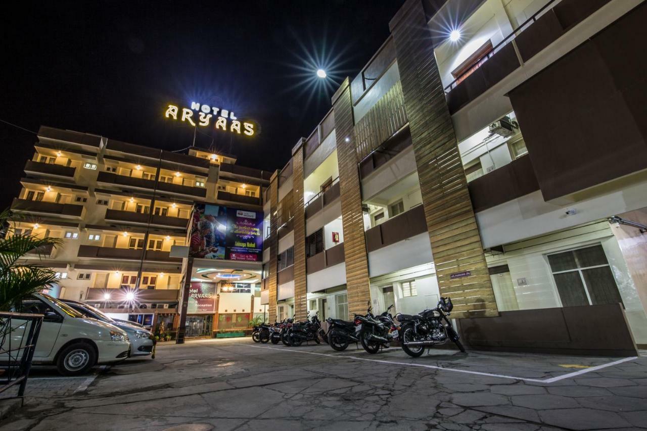 Hotel Aryaas Palayankottai Bagian luar foto