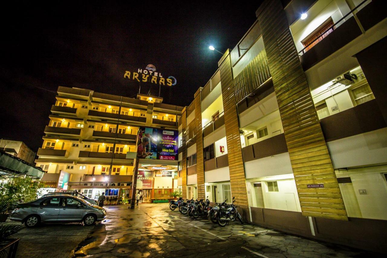 Hotel Aryaas Palayankottai Bagian luar foto