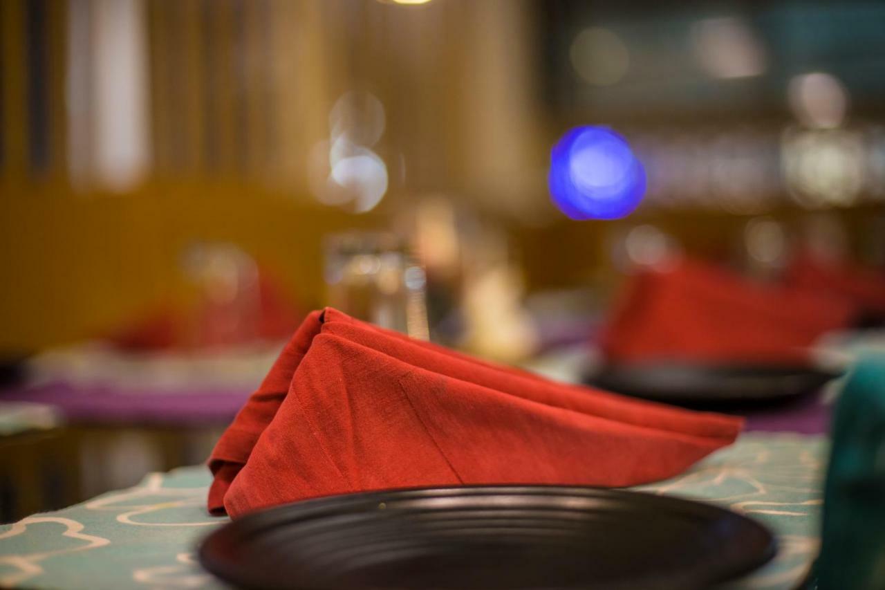 Hotel Aryaas Palayankottai Bagian luar foto