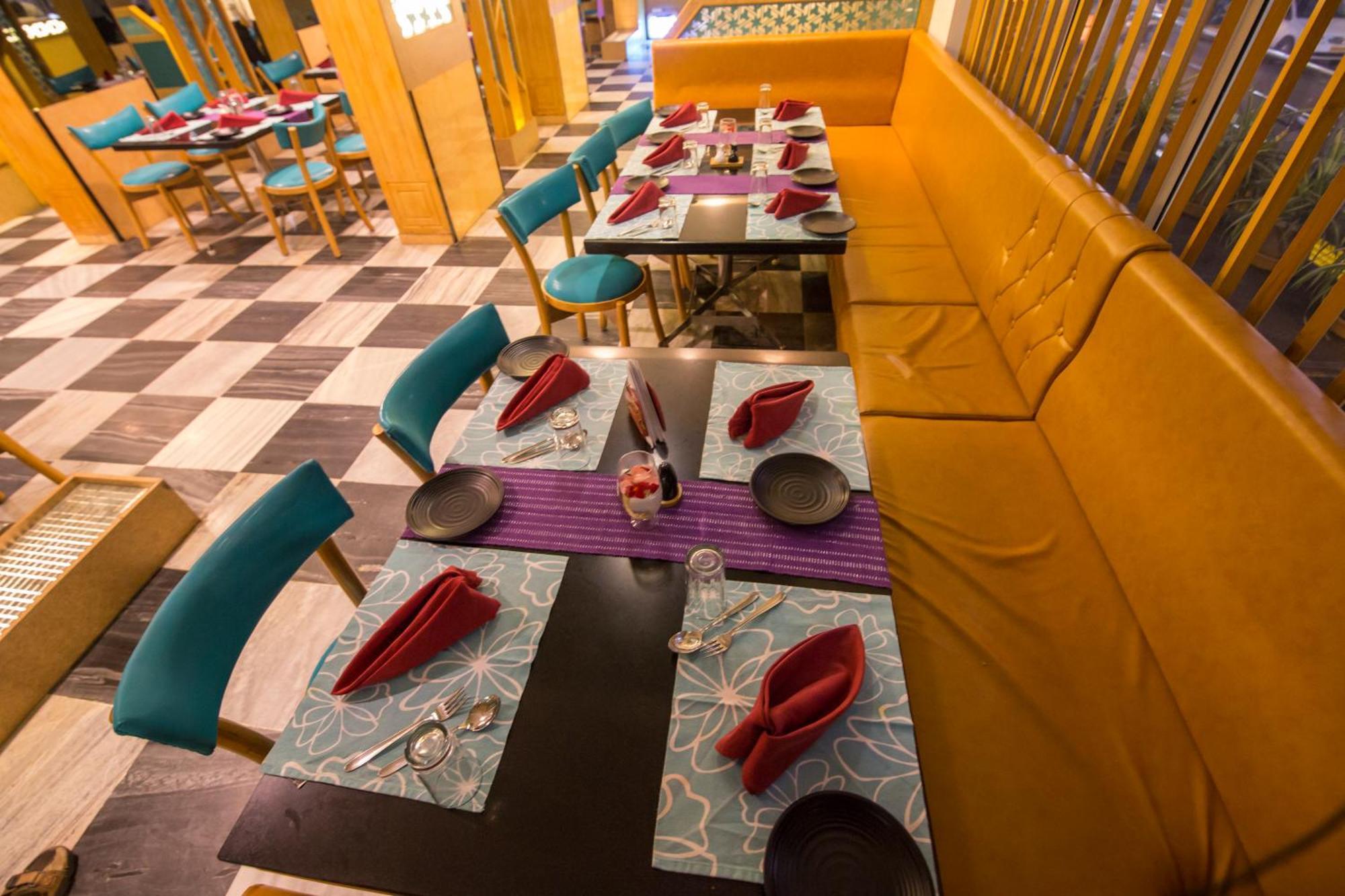 Hotel Aryaas Palayankottai Bagian luar foto